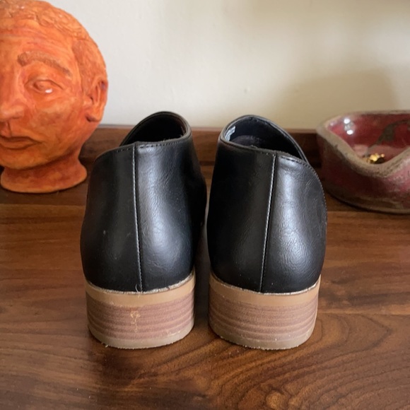 Pointed Booties - Picture 5 of 5